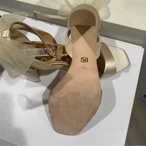 Badgley Mischka Women's Kim Heeled Sandal Bow Block Heel Ivory Satin Size 7.5 - Picture 7 of 7